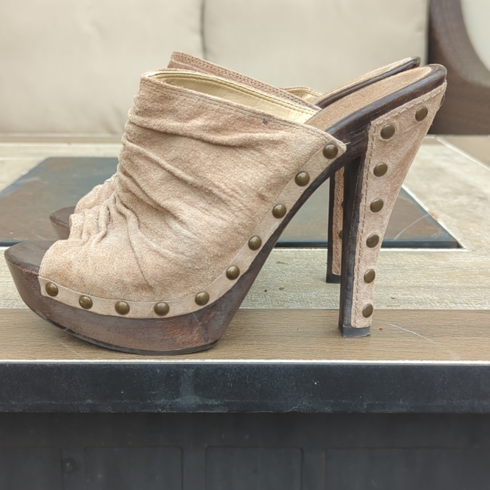 Guess GW Victorian Studded Platform Mules EUC